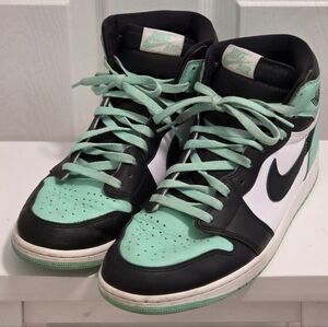 Nike Air Jordan 1 Retro High OG - Black and Green Size 13 Green Glow